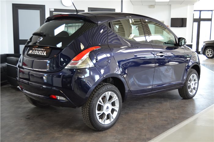 Lancia Ypsilon 0.9 TwinAir 85 CV 5 porte Metano Ec