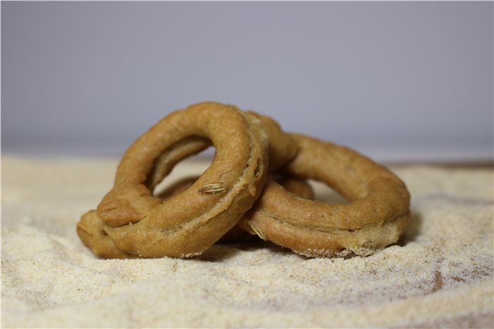 "U spezzafame" taralli di semola rimacinata di grano duro con semi di finocchio